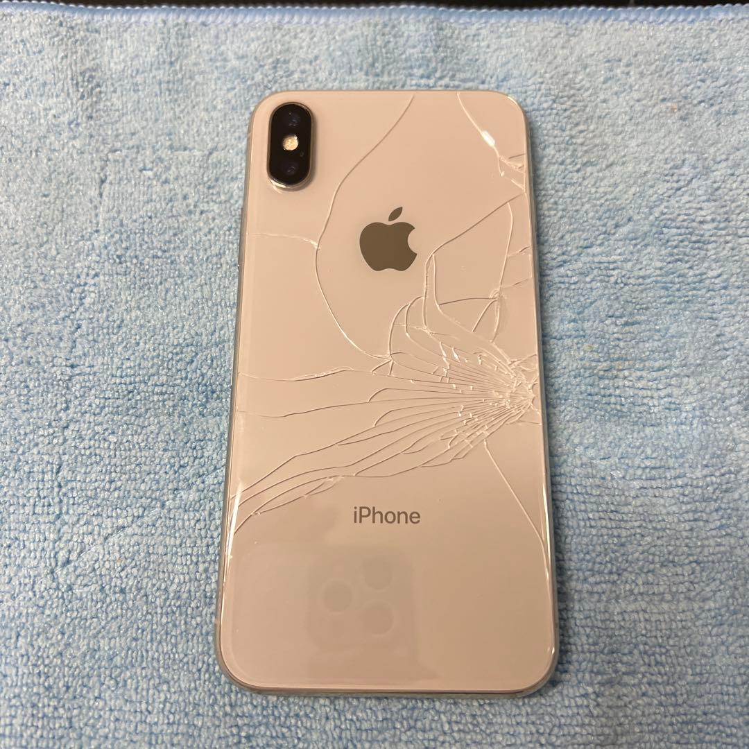 Apple iPhone X 64GB 背面ひび割れ