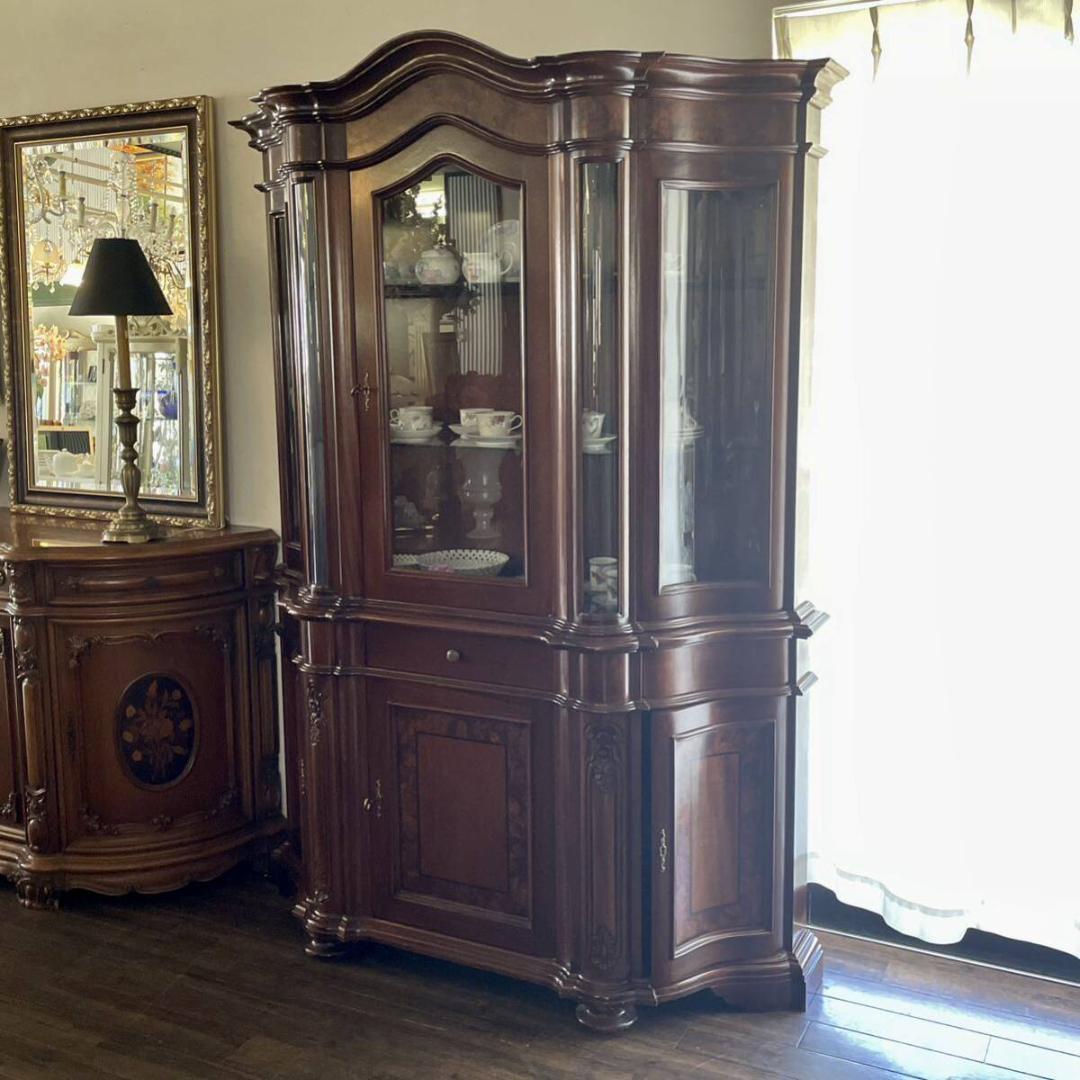 N5114r108 伝統あるイタリアクラシック家具 美しい象嵌細工 キャビネット