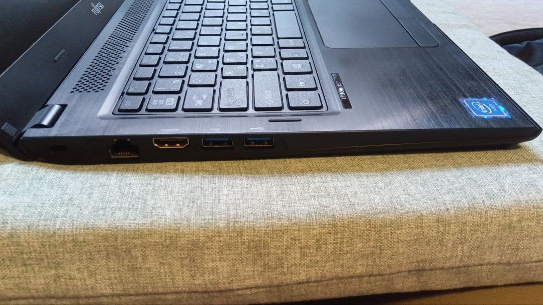 富士通 FMV LIFEBOOK U537　美品
