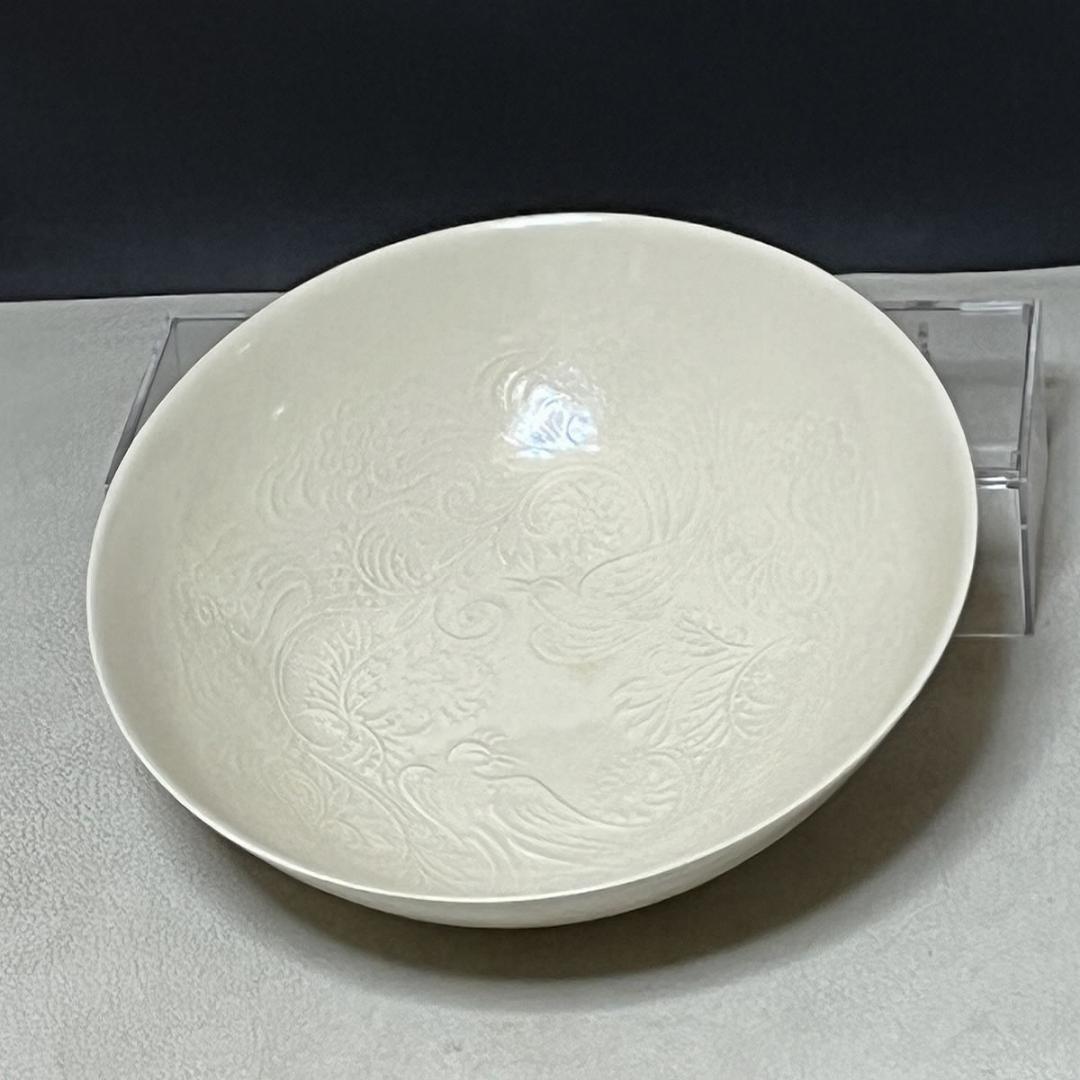 加藤渓山 牙黄磁 華鳥彫刻 鉢 共箱 菓子鉢 茶道具 【k3223a】