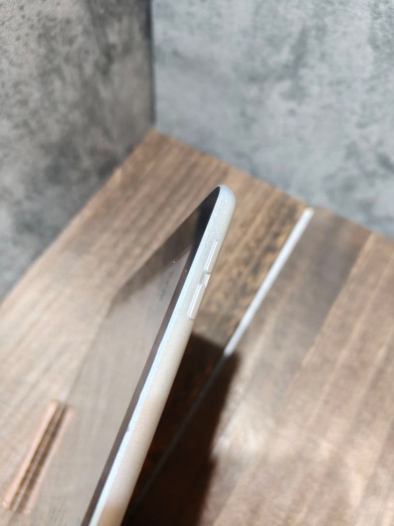 iPad 第9世代 64GB タブレット 758