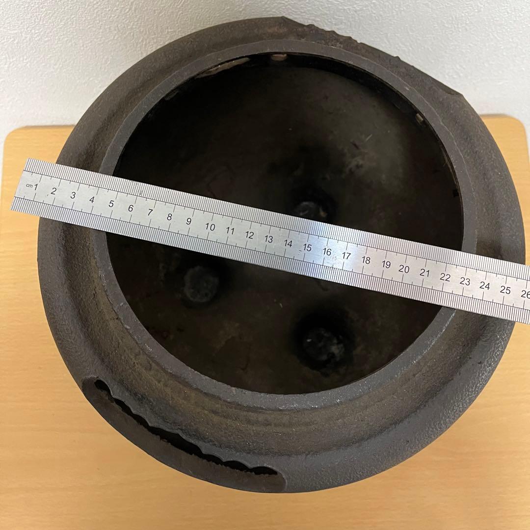 三つ脚　朝鮮風炉 真形釜 /鉄釜/茶道具/鉄火鉢/茶釜/骨董/古道具