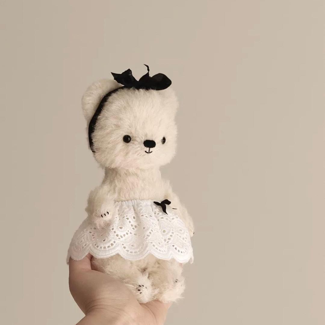 優雅な妹しろくまちゃん アーティストベア 海外作家様 ハンドメイド テディベア