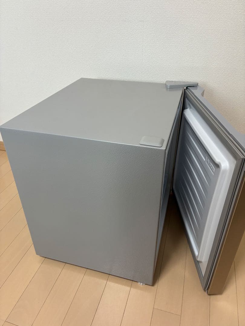 宮城山形手渡し※アイリス冷凍・冷蔵庫　直冷式ゴールド2025年4月購入　小型ミニ