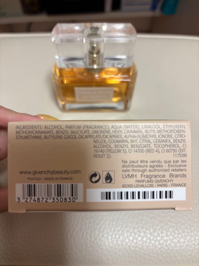 givenchy 香水　ジバンシー