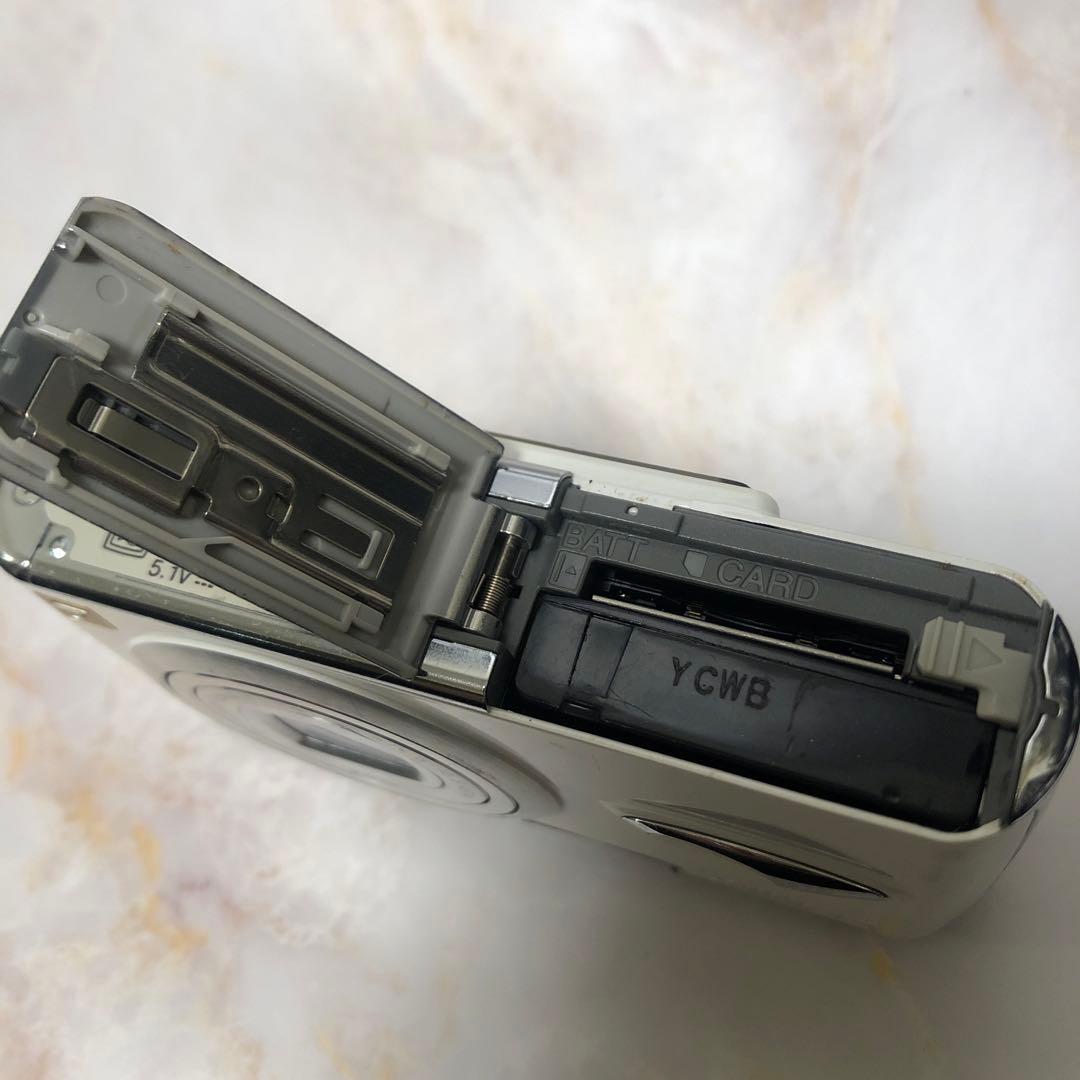 値下げPanasonic LUMIX DMC-FX01 ホワイト　デジタルカメラ