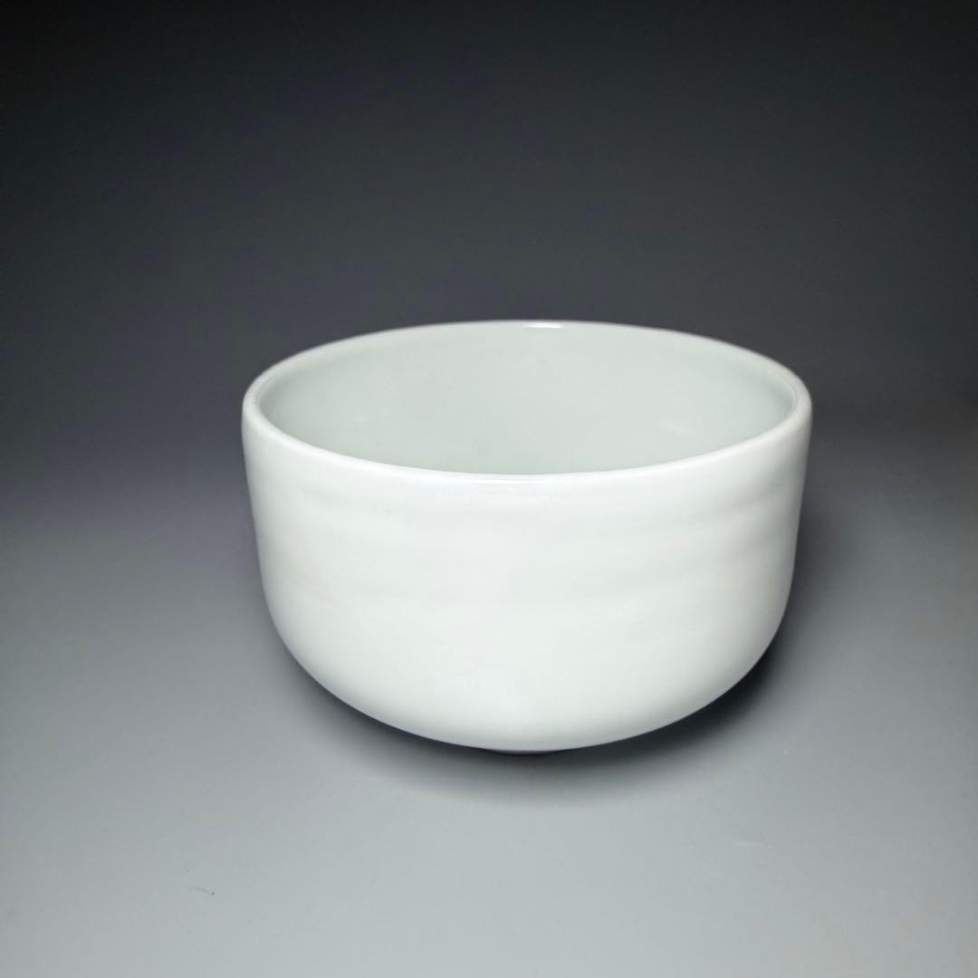 白磁の巨匠　樋渡陶六　作　青白磁茶碗　共箱　栞　無傷　茶道具　口径11.8cm