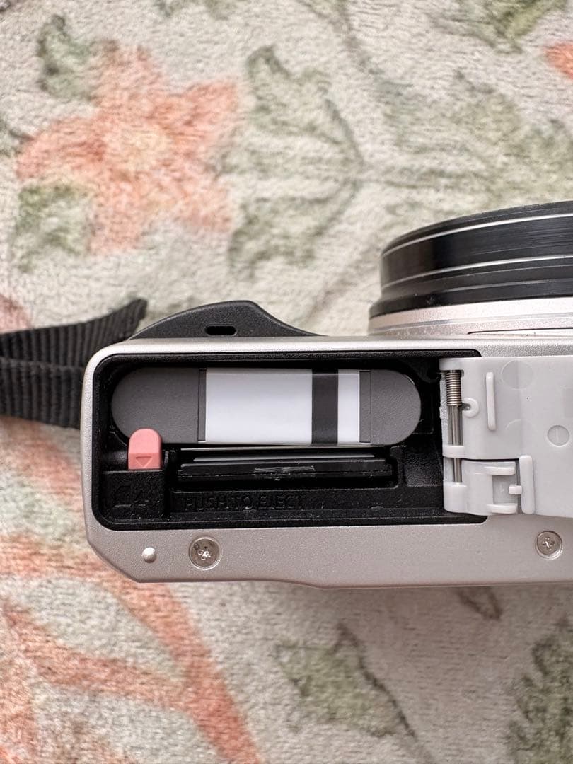 【美品】OLYMPUS オリンパス　デジタルカメラ　SH-1