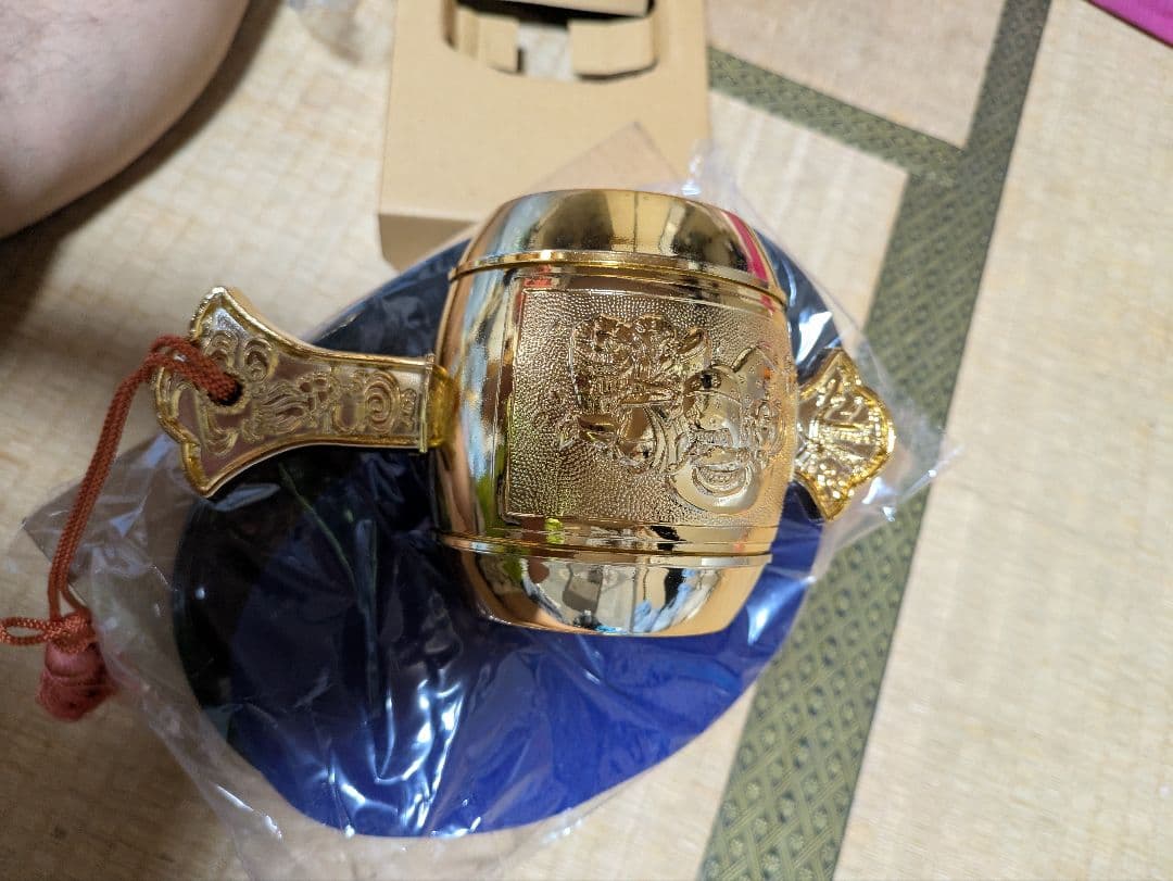 招福の金色置物家での小槌縁起物