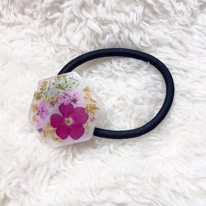 お花のレジンヘアゴム