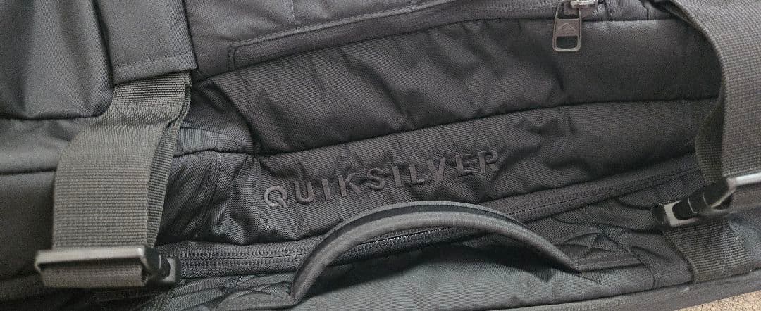 Quiksilver キャリーケース