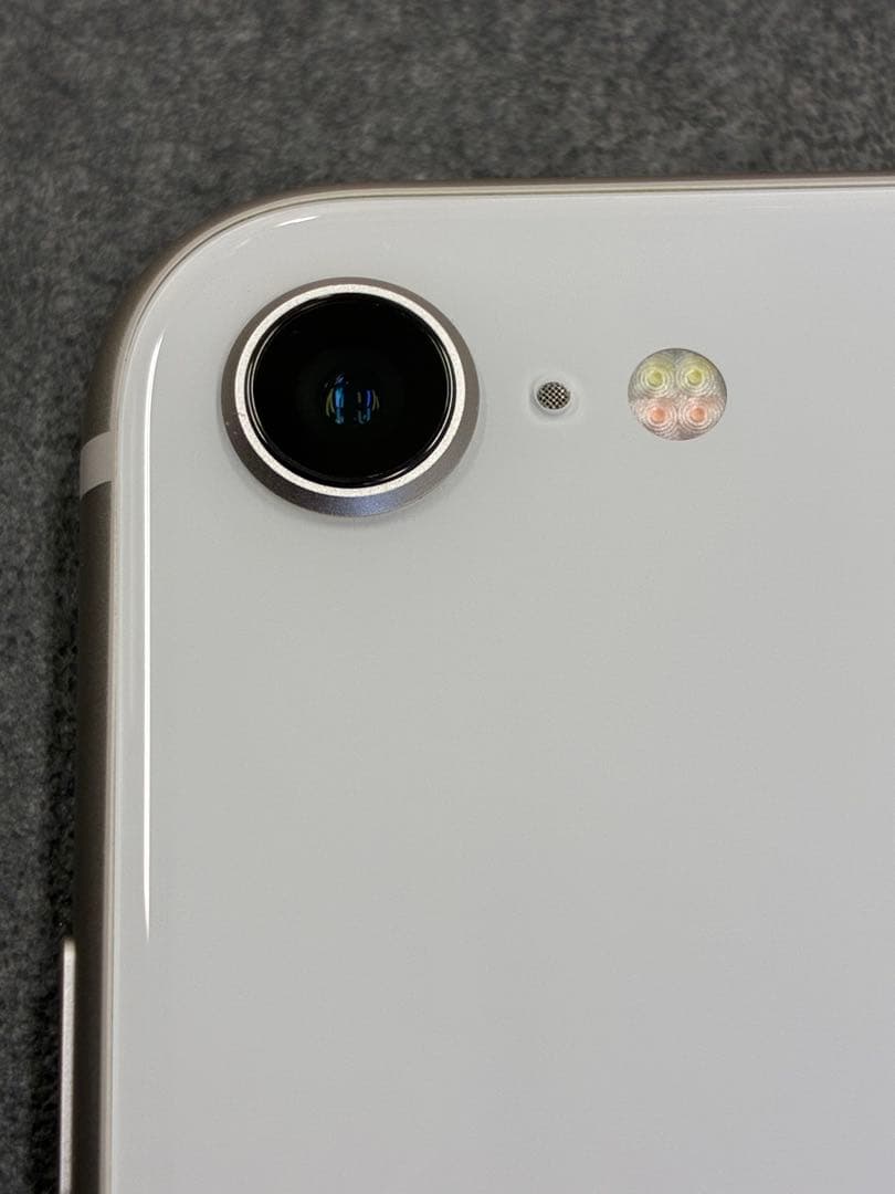 美品 iPhone SE3ホワイト本体＋箱
