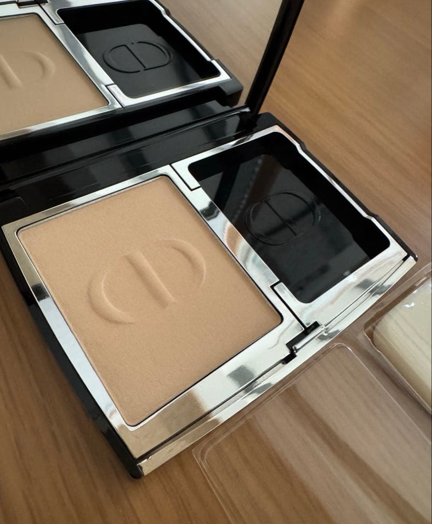 ファンデーション DIOR FOREVER NATURAL VELVET