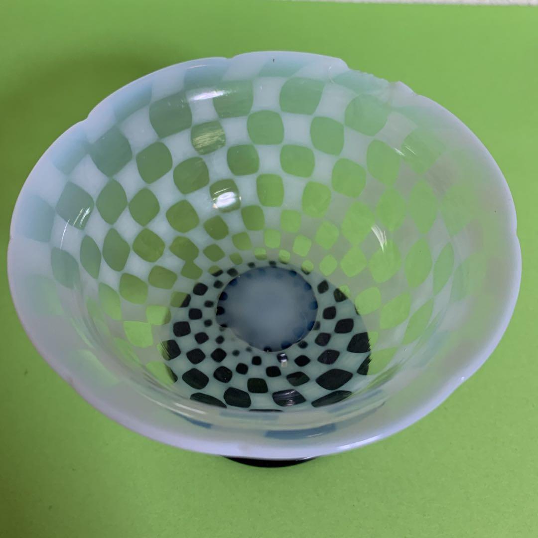 《アンティーク》　大正ガラス　氷コップ　花　乳白硝子　あぶり出し　カケあり