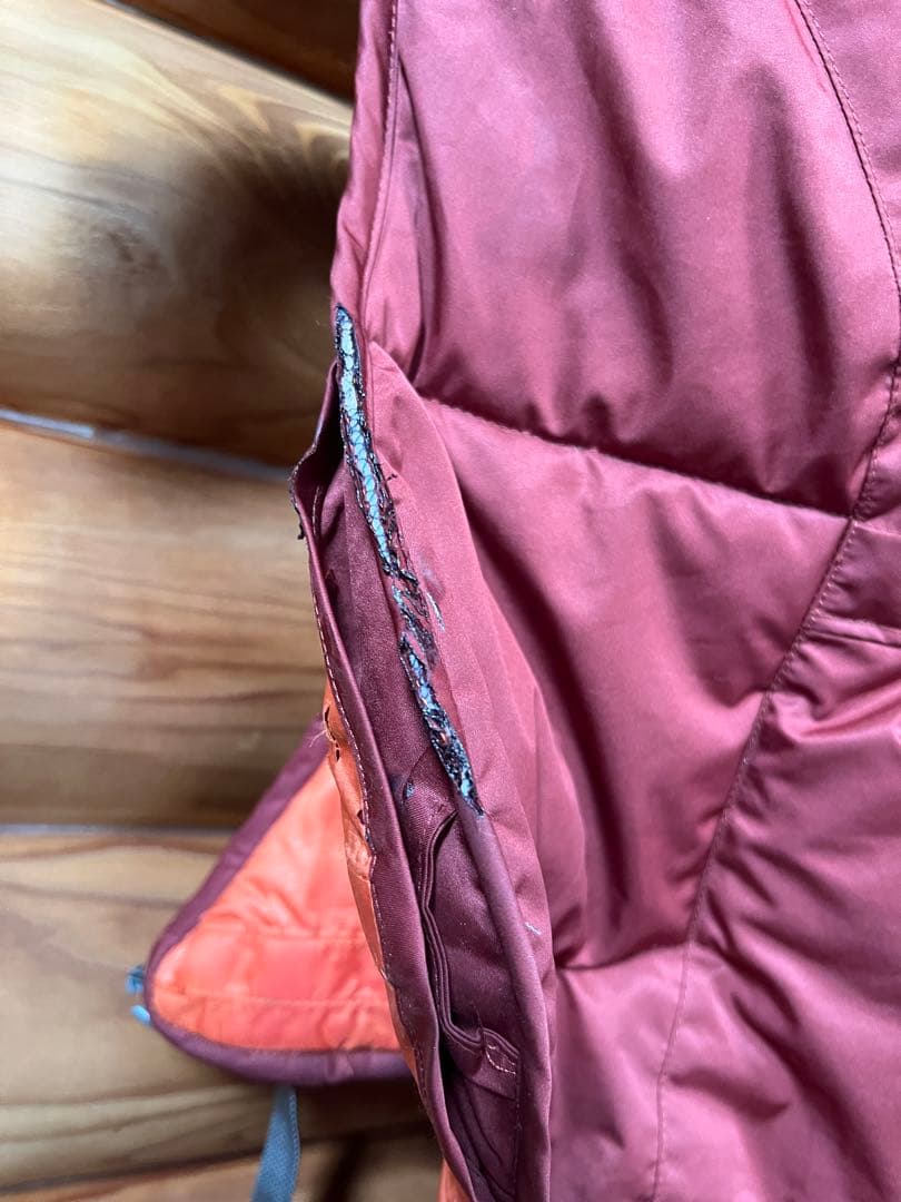 Ruffwear バーガンディ 犬用コート