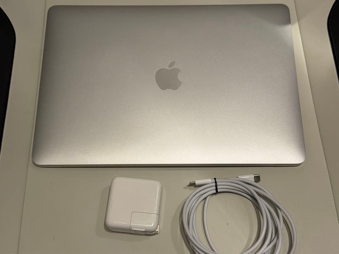 Apple MacBook Air (M1, 2020) シルバー本体 JIS