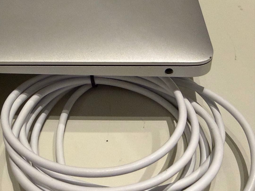 Apple MacBook Air (M1, 2020) シルバー本体 JIS