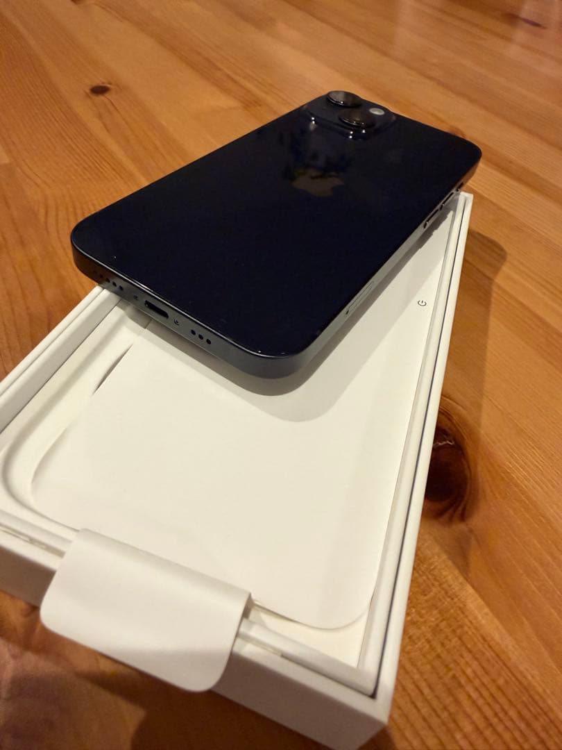 美品 iPhone 14ミッドナイト 256GB + 未開封AirTagセット