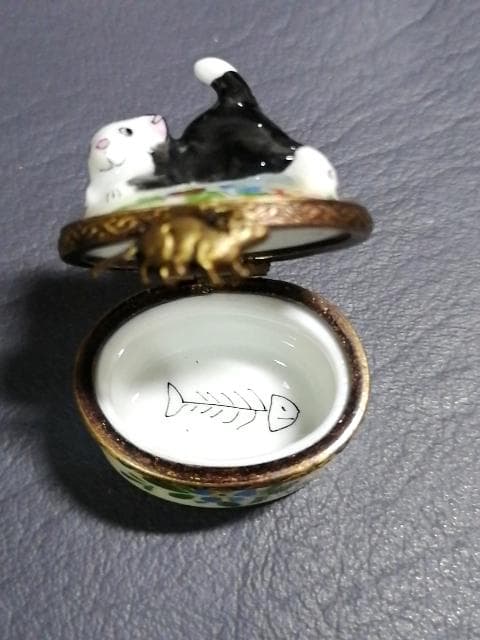 リモージュ ボックス 陶器製 猫の小物入れ フランス製 Limoges box