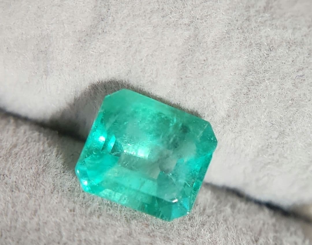 天然エメラルド ルース 1.646ct