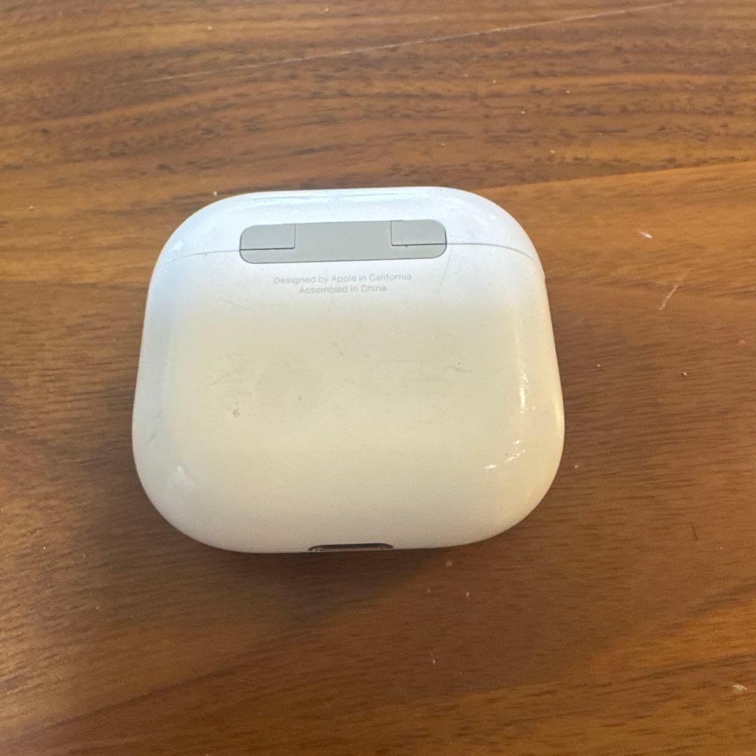 AirPods4 本体 ホワイト 充電ケース付き