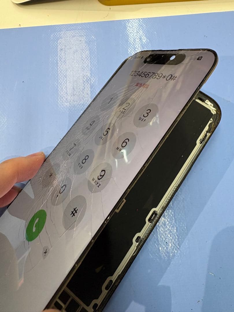 iPhone16 pro max 有機EL 純正割れパネル