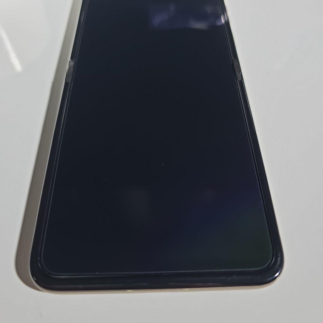 キズあり【国内版】motorola razr 50 12GB/512GB