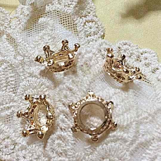 立体王冠チャーム（ゴールド）5個