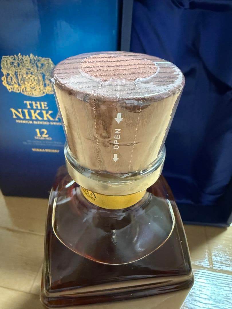 THE NIKKA 12年 プレミアムブレンドウイスキー ギフトボックス入り