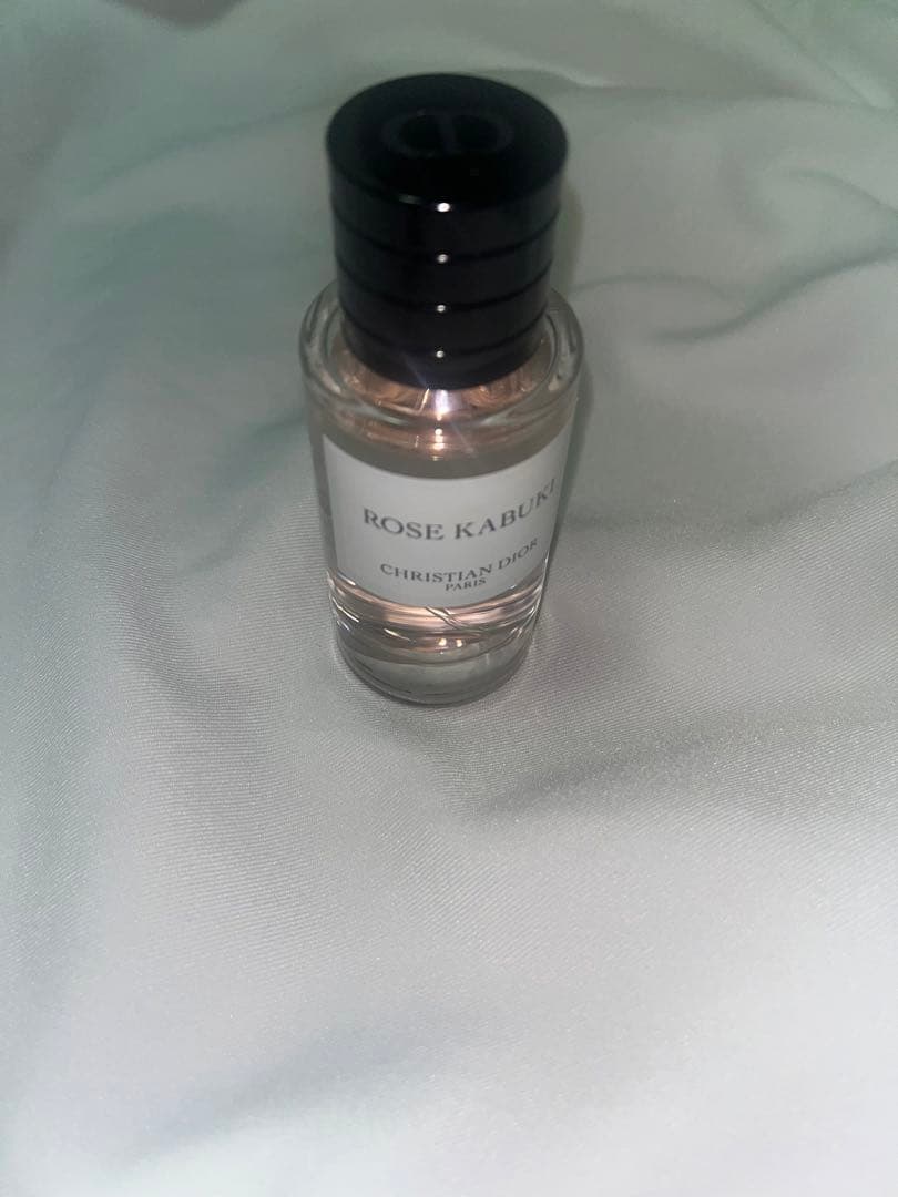 メゾンクリスチャンディオール　ローズ　カブキ　　オードゥ　パルファン　Dior