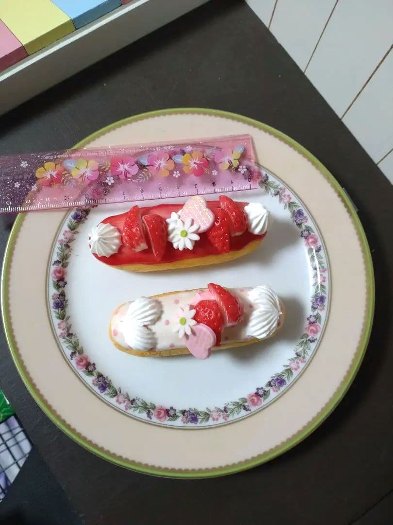 1点*いちごエクレア*フェイクスイーツ*食品サンプル