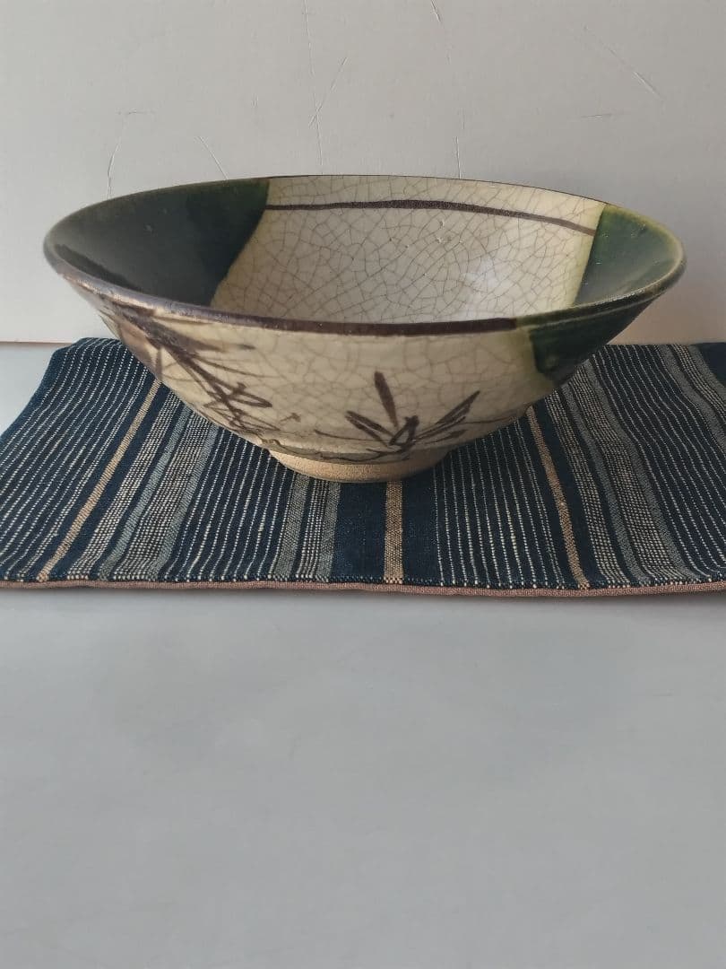 岐阜県美濃焼 織部抹茶椀 15×6㎝