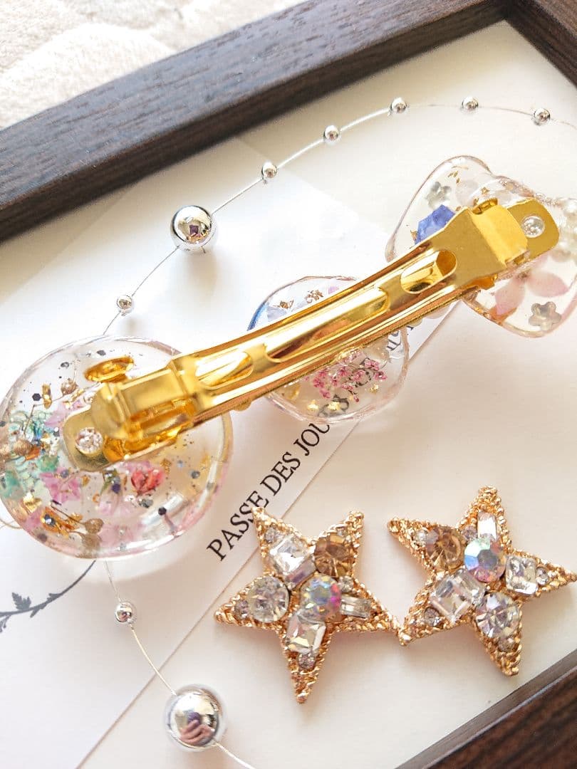 ☆*:.。. ハンドメイド♡レジンヘアバレッタ♡バタフライフラワー .。.:*☆