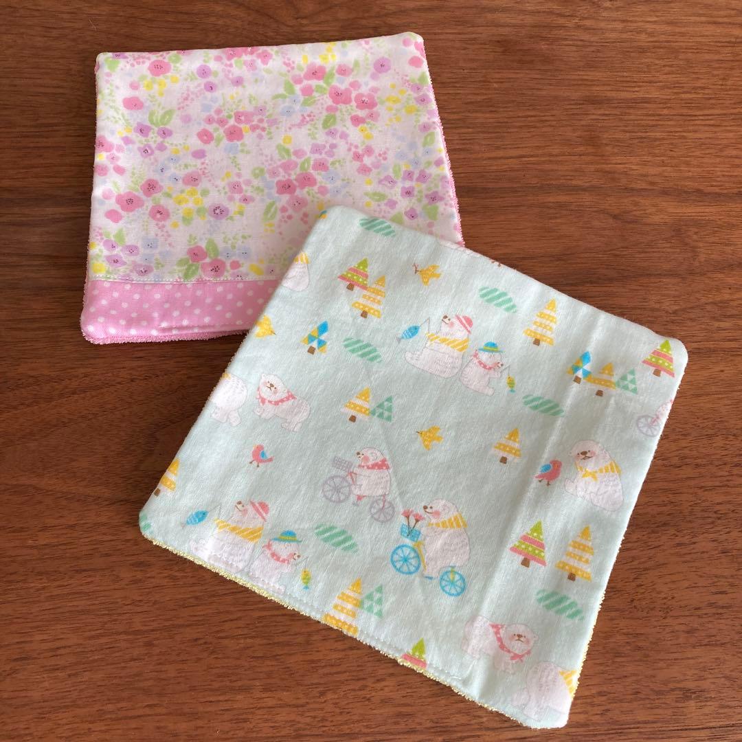タオルハンカチ　花畑&しろくまさんアウトドア  18cm  ハンドタオル