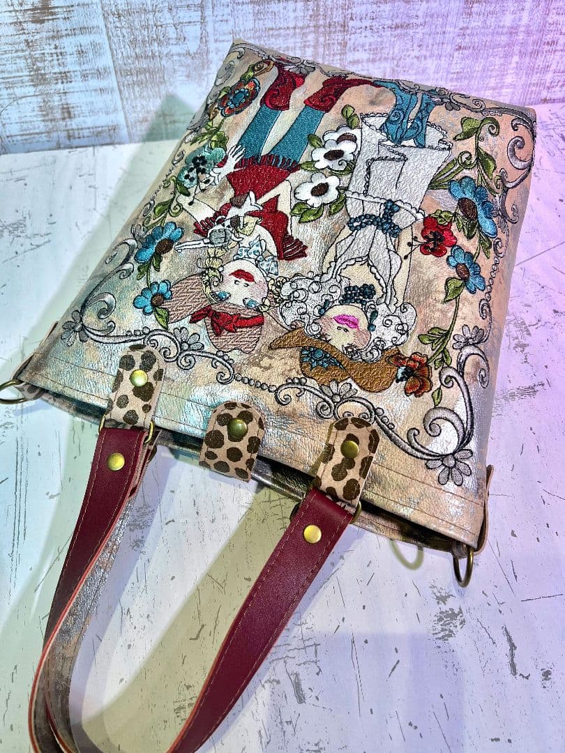 [一点物]ロラライハリス♡本革刺繍のバッグ♡アンティーク調ベージュ本革バッグ♡