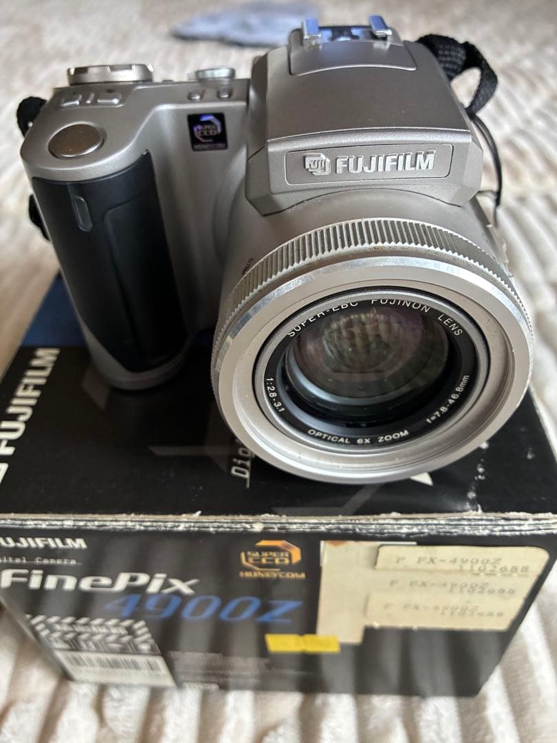 富士FUJIFILM FinePix 4900Z デジタルカメラ（付属品一式）