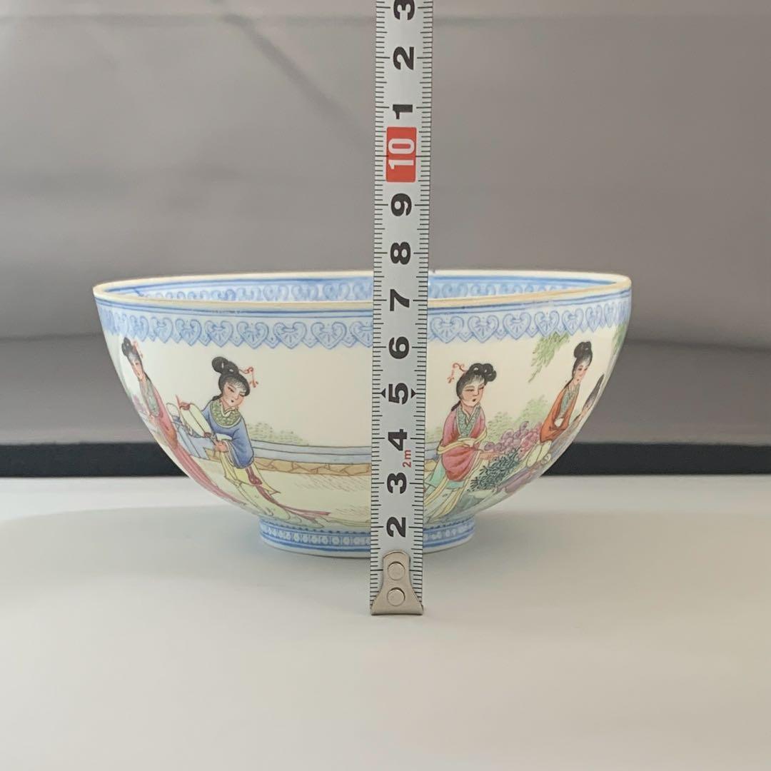 【箱付き】青白磁の女性人物画　中椀