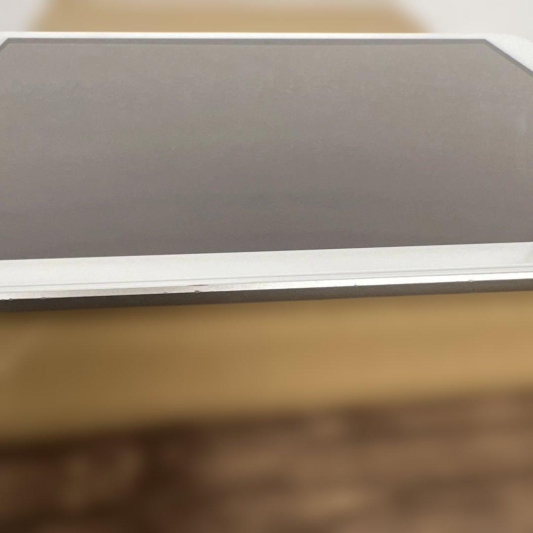 Apple iPad (第６世代) Wi-Fi + Cellular 32GB