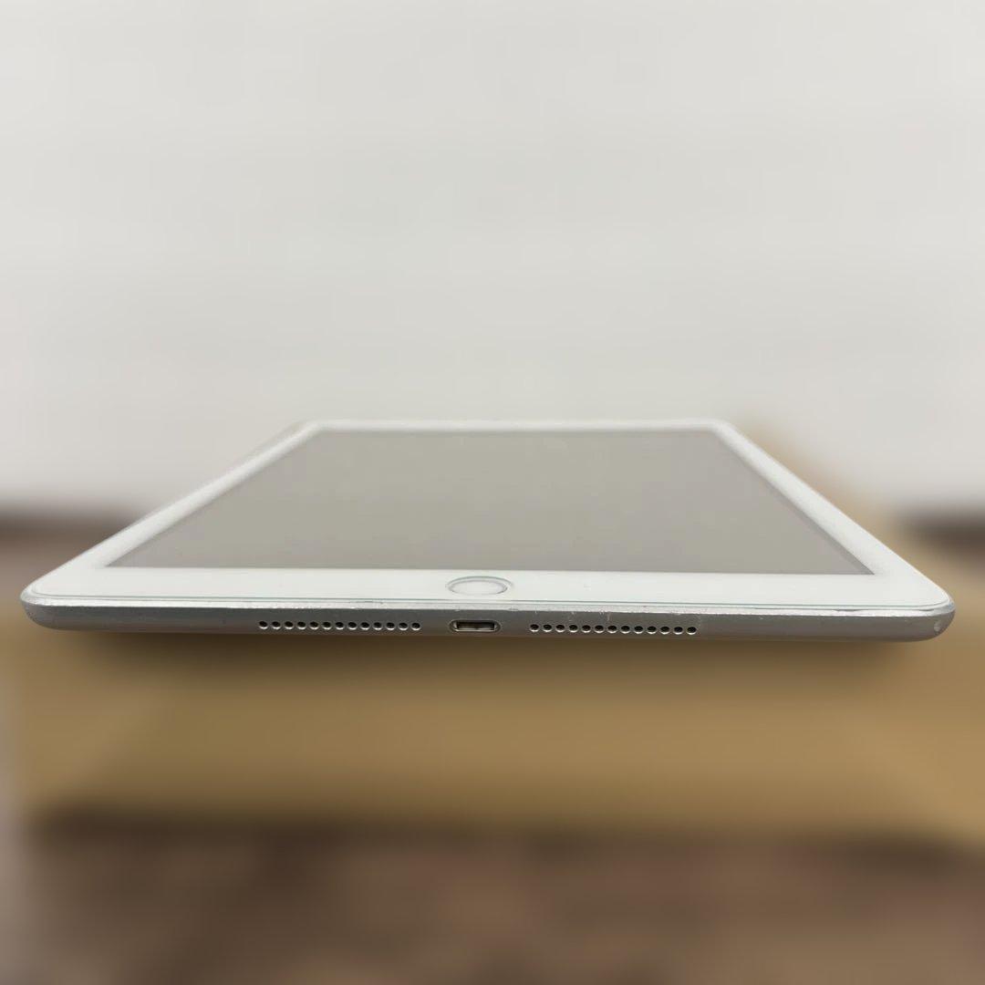 Apple iPad (第６世代) Wi-Fi + Cellular 32GB