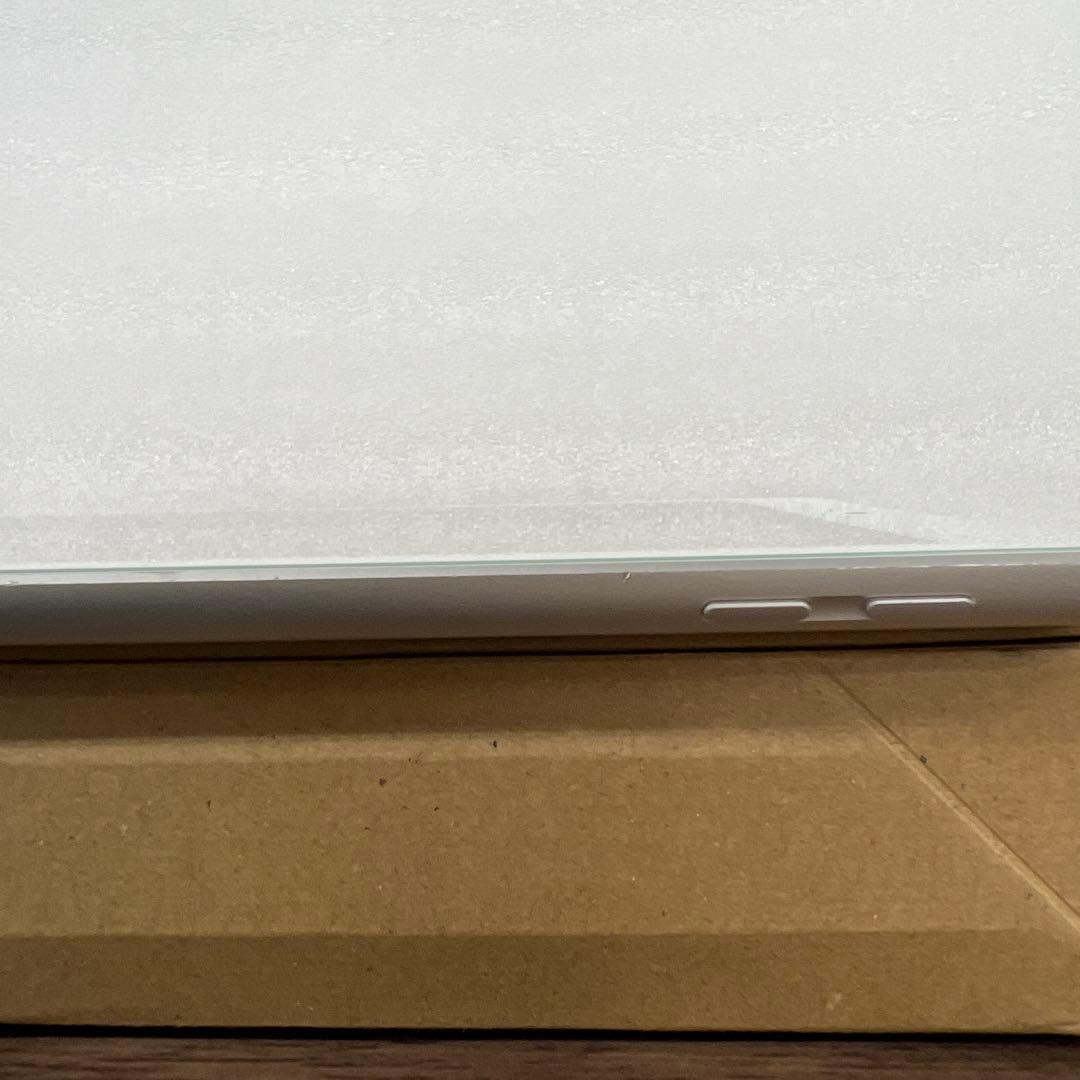 Apple iPad (第６世代) Wi-Fi + Cellular 32GB