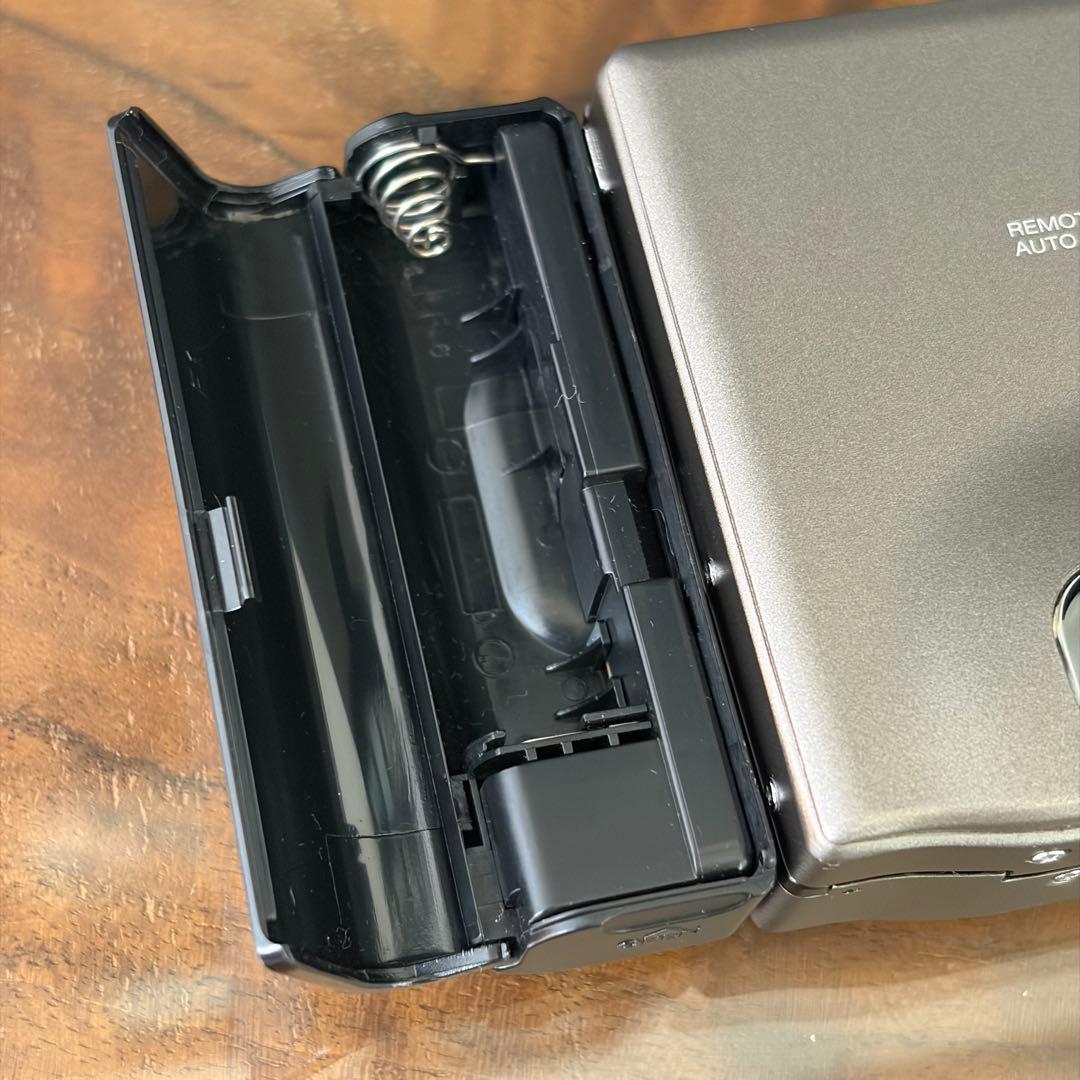 SONY ソニー カセットウォークマン WM-F707 & 充電器　ジャンク扱い