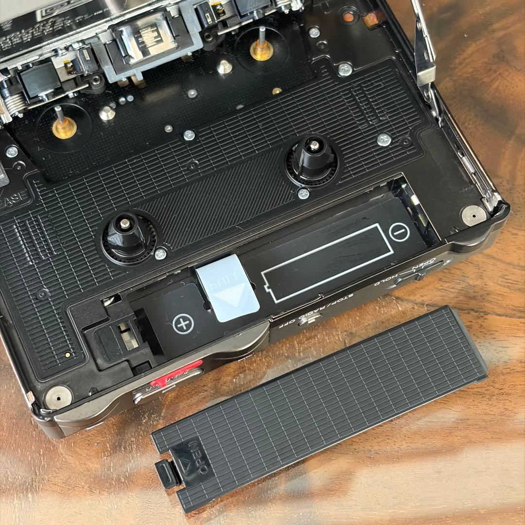 SONY ソニー カセットウォークマン WM-F707 & 充電器　ジャンク扱い