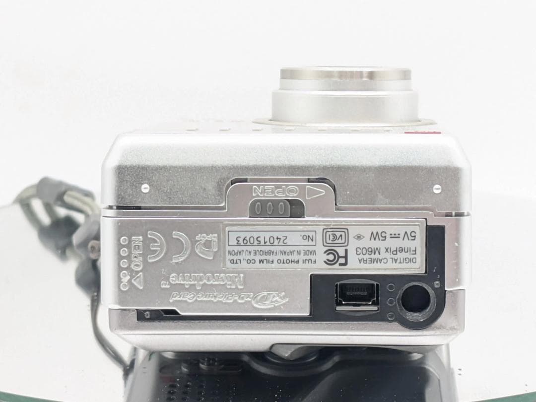 【きれいに撮影可能】Fujifilm デジタルカメラ Finepix M603
