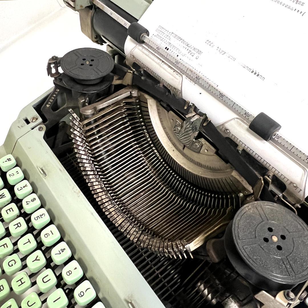 タイプライター　Hermes 9 、動作確認済み、スイス製、1960年代、レトロ