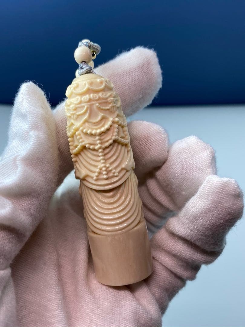 天然マンモス牙美しい手作り彫刻 宝蓋如来 ペンダント(29g)