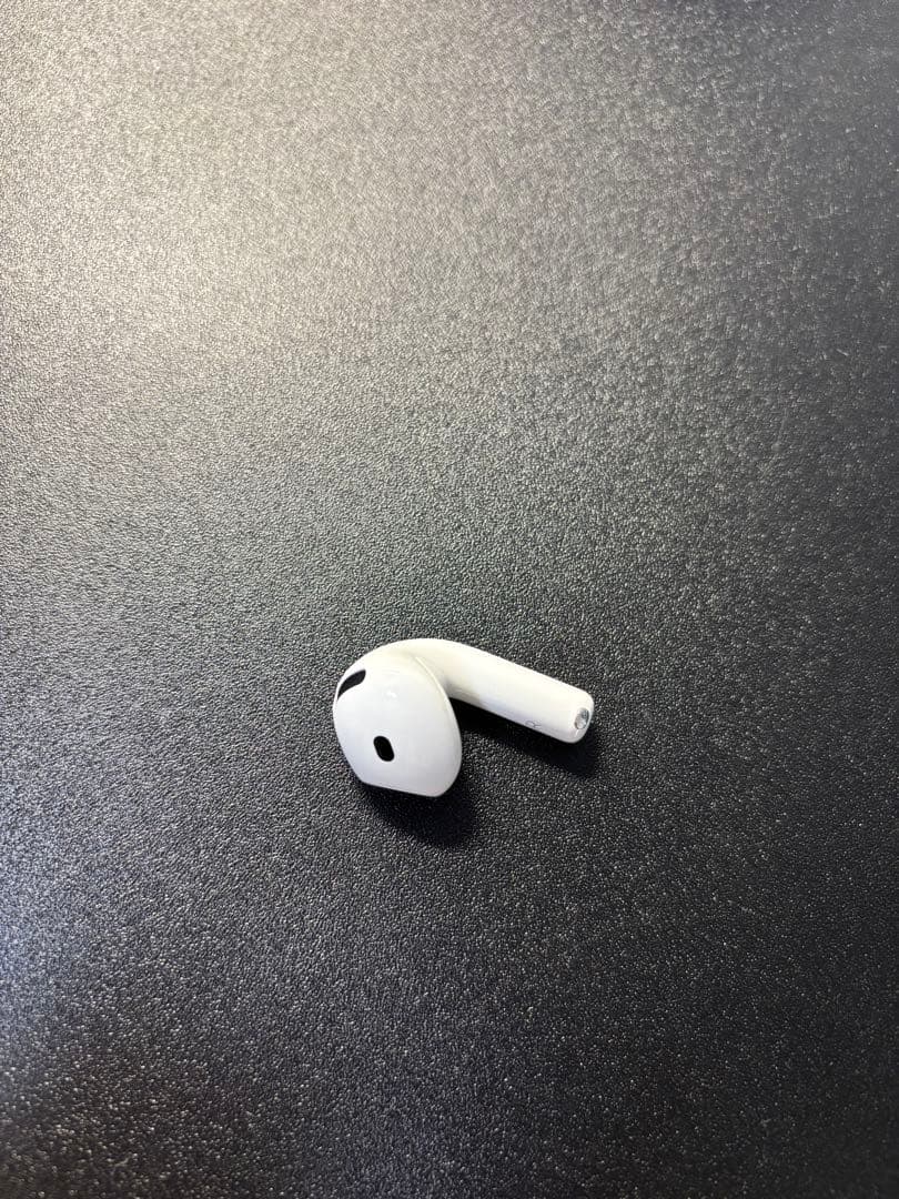 Apple Airpods 4 アクティブノイズキャンセリング機能搭載モデル