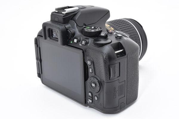 ニコン Nikon D5500 レンズキット SDカード付き 一眼レフカメラ