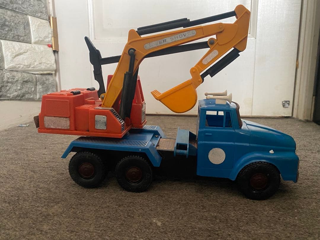 トラック型パワーシャベルDAIYA製品、昭和レトロ