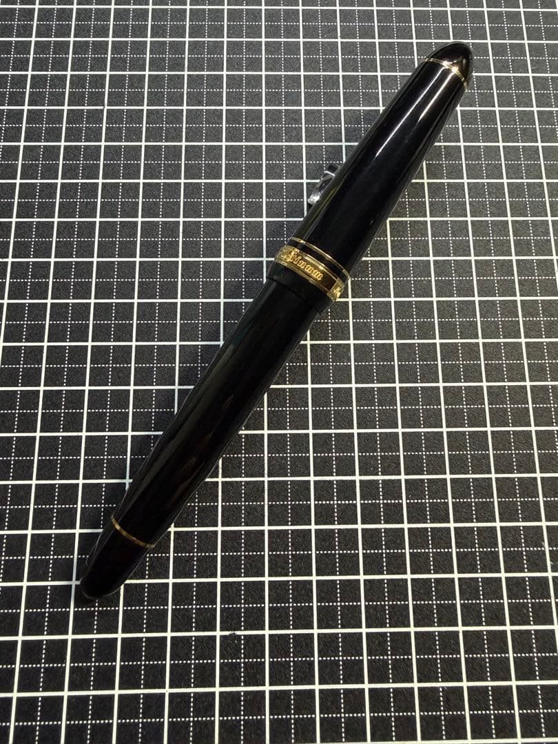 PLATINUM PRESIDENT BLACK 万年筆　字幅C