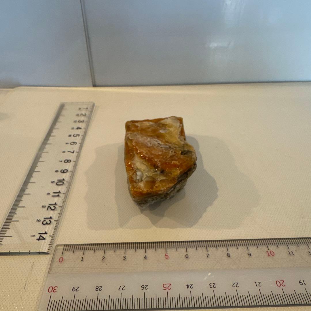 【クルミ様ご検討品】北海道石　然別オパール　蛍光オパール105ｇ
